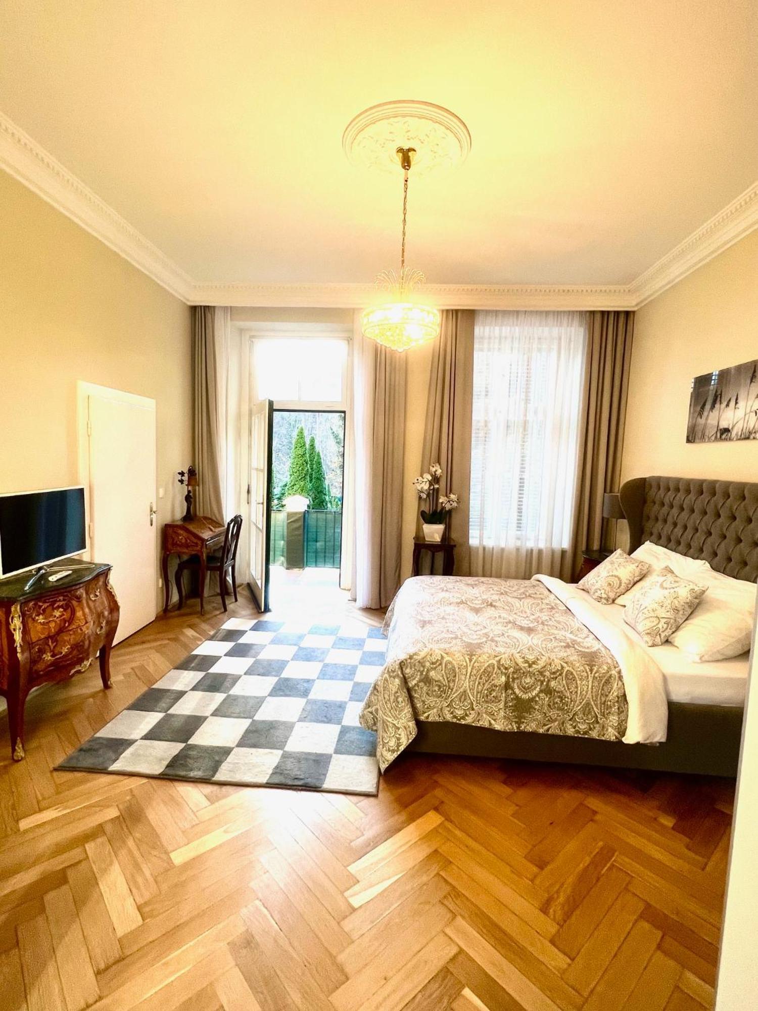 Wienerwald Residenz Baden bei Wien Esterno foto